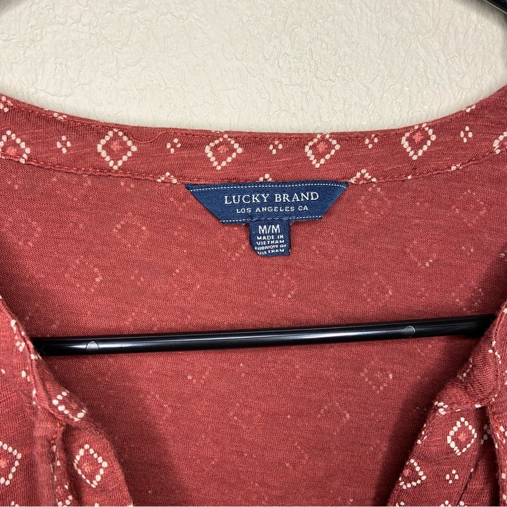 Women’s Lucky Brand Size Medium Blouse - Picture 3 of 4